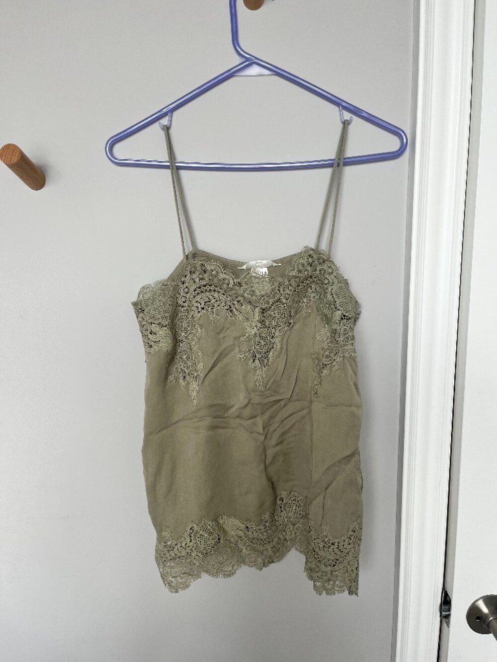 H&M green lace cami